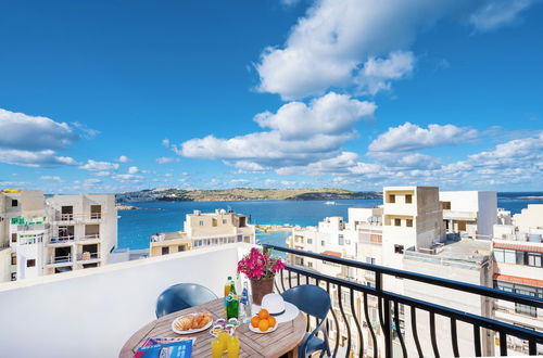 Foto 17 - Seashells 2 bedroom Apartment with sunny terrace with stunning panoramic sea views by Getaways Malta