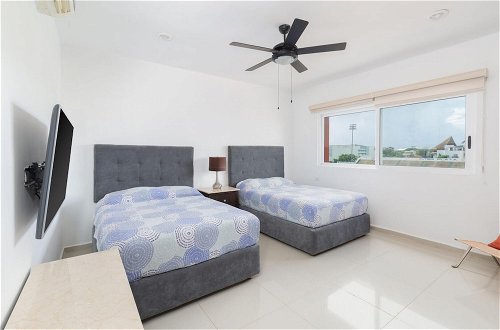 Photo 37 - Amazing Modern 2 PH in 1 6BR Private Jacuzzi Great Facilities GYM 2 Rooftops Security