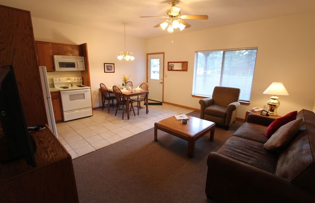 Roundhouse Resort - Photo 28