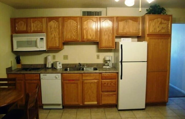 Roundhouse Resort - Photo 27