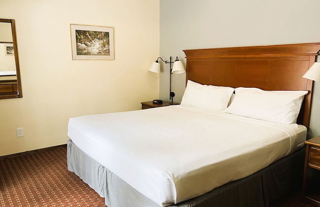 Roundhouse Resort - Photo 16