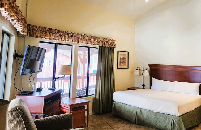 Roundhouse Resort - Photo 7