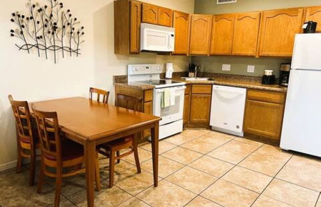 Roundhouse Resort - Photo 25