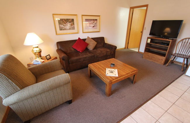 Roundhouse Resort - Photo 30