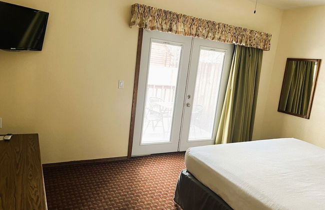 Roundhouse Resort - Photo 12