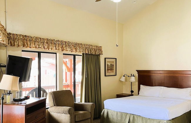 Roundhouse Resort - Photo 6