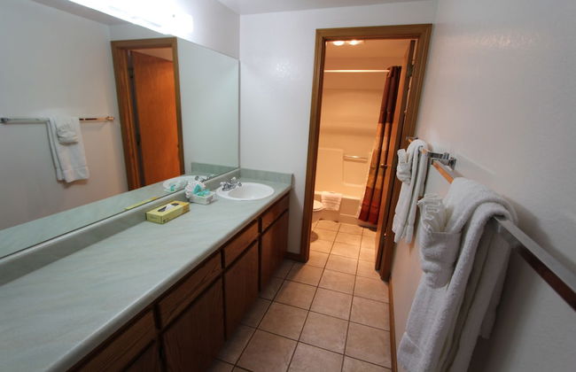 Roundhouse Resort - Photo 56