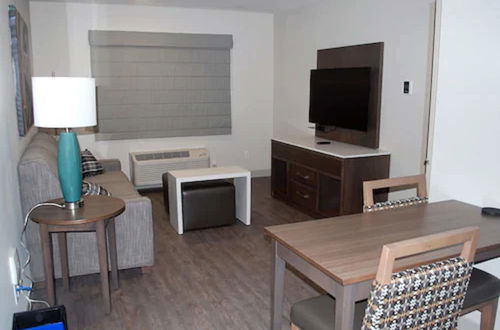 Photo 8 - Spring Lake Townhomes and Suites