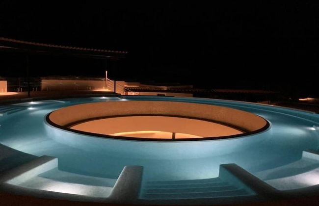 Loveboat Penthouse Studio With Private Splash Pool – PENTHOUSE 5 B – By Salt-Kisses - Foto 17