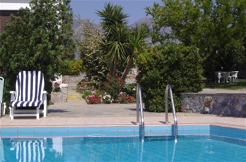 Photo 17 - Chic Villa in Lefkogia Crete With Swimming Pool