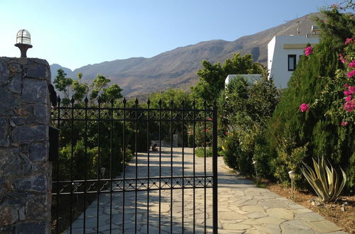 Photo 2 - Chic Villa in Lefkogia Crete With Swimming Pool