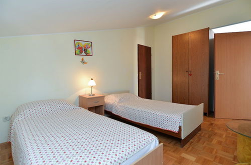 Photo 2 - Apartment 250