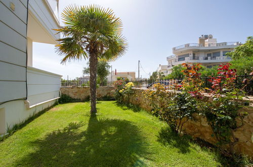 Photo 23 - Dione Apartment with Terrace near Kalathas beach