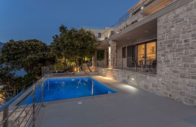 Beachfront Villa Poseidon with Heated Pool - Foto 18