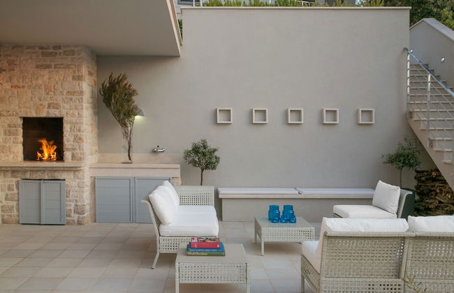 Beachfront Villa Poseidon with Heated Pool - Foto 28
