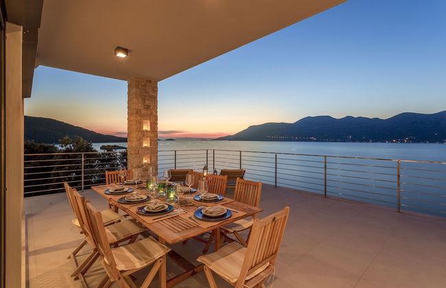 Beachfront Villa Poseidon with Heated Pool - Foto 30