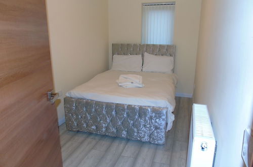 Photo 3 - Lovely 1-bed Apartment in Bolton