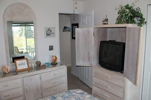 Photo 4 - Pet Friendly, Oceanfront, 3 Bed, 2 Bath - Ocean Paradise