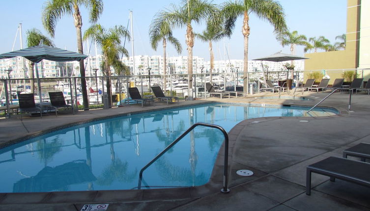 Photo 1 - Apartment with Full Amenities - Miracle Mile