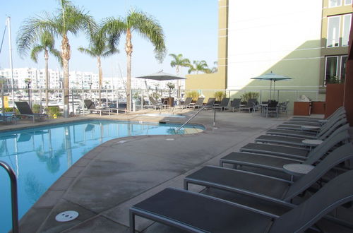 Foto 6 - Apartment with Full Amenities - Miracle Mile