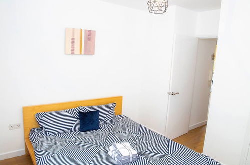 Foto 4 - Large Shoreditch, Hoxton 3-bed Garden Flat