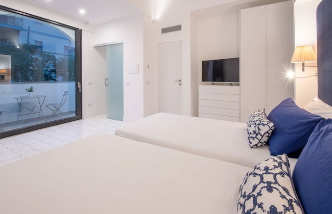 Luxury Villa with Penthouse, Pools and Sea View - Foto 13