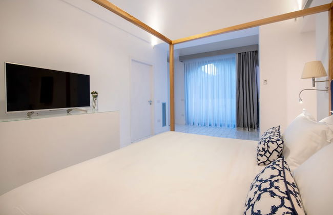 Luxury Villa with Penthouse, Pools and Sea View - Foto 10