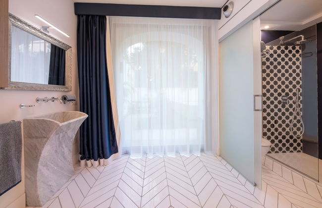 Luxury Villa with Penthouse, Pools and Sea View - Foto 15