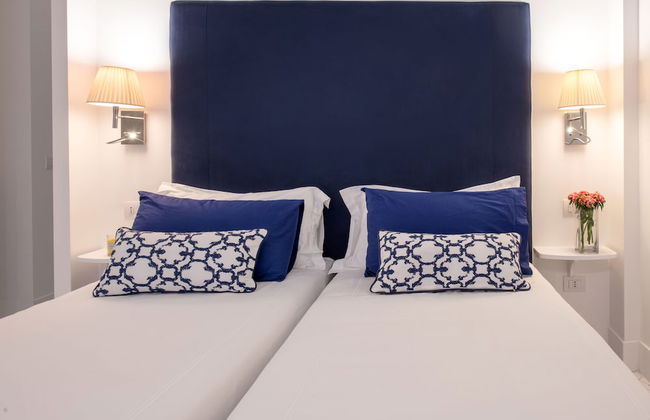 Luxury Villa with Penthouse, Pools and Sea View - Foto 12