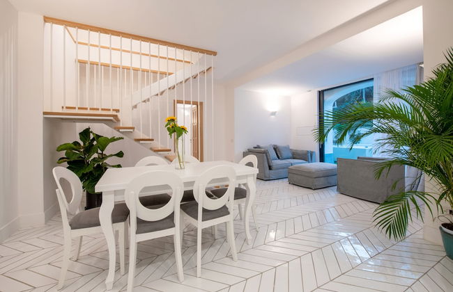 Luxury Villa with Penthouse, Pools and Sea View - Foto 42