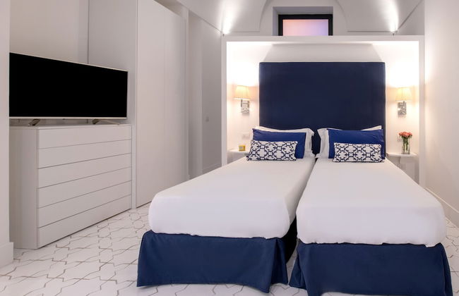 Luxury Villa with Penthouse, Pools and Sea View - Foto 11