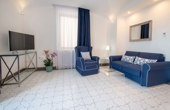 Luxury Villa with Penthouse, Pools and Sea View - Foto 64