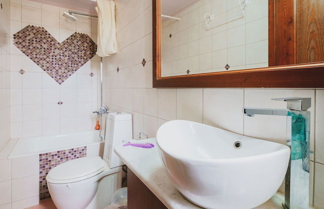 Serene Indoor Pool & Hamam Villa - Photo 30