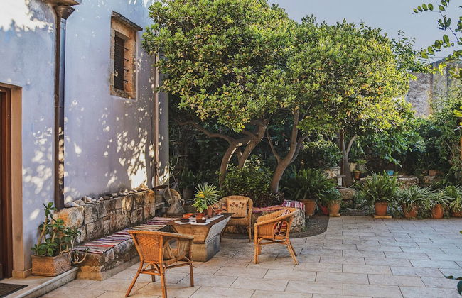 Serene Indoor Pool & Hamam Villa - Photo 25