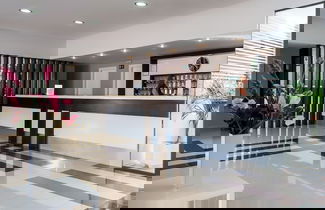 Foto 2 - Sunrise Village Hotel