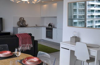 Photo 2 - Modern Seaview Apartment In a Prime Location