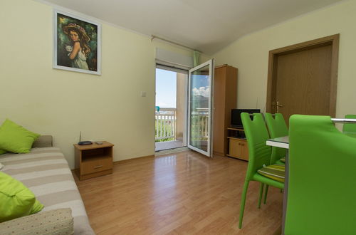 Foto 17 - Nice Small Apartment With a sea View