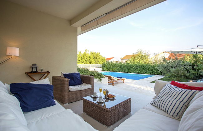 Villa in Kastel Novi Near Beach - Foto 1