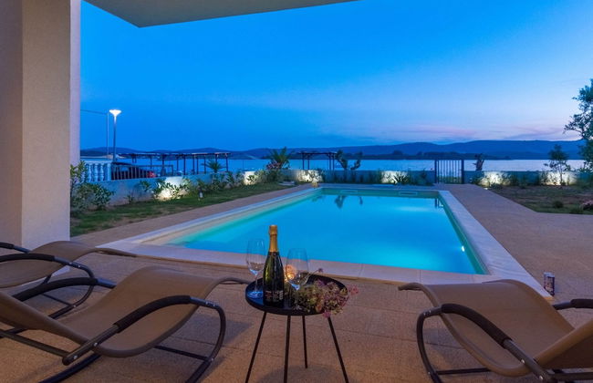 Villa in Turanj With Stunning Sea Views - Foto 24