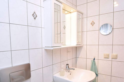 Photo 8 - Pet-friendly Apartment in Sohl