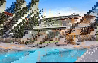 Foto 1 - Villa Near Sisi With Private Pool