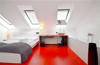 Foto 2 - Vienna Residence Luxury Apartment for 4 With Rooftop Terrace and Uncommon View