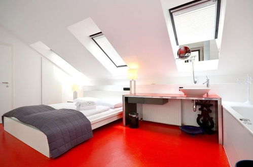 Photo 5 - Vienna Residence Luxury Apartment for 4 With Rooftop Terrace and Uncommon View