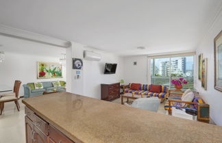 Photo 3 - Penthouse Sea View 705A