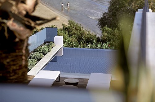 Foto 5 - Beachfront Luxurious Villa w Private Heated Pool