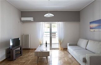 Foto 1 - Zan Moreas A Simple & Minimal Apartment