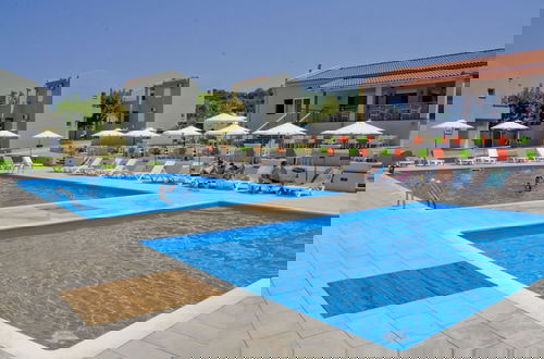 Foto 1 - Fournia Village