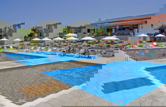 Foto 1 - Fournia Village