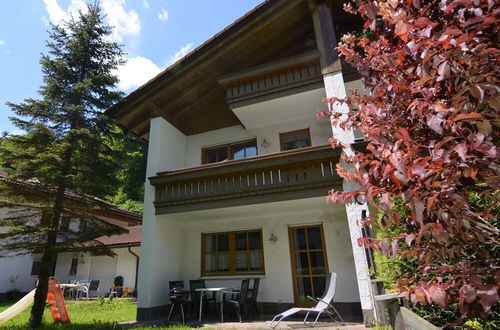 Photo 15 - Charming Apartment With Balcony