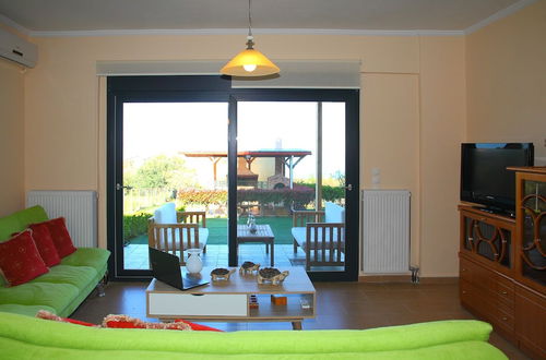 Photo 11 - Comfartable 1 Bedroom Flat with Garden near Beach